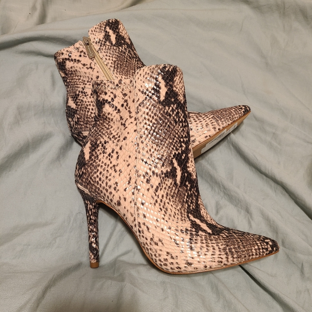 Jessica Simpson Larette bootie